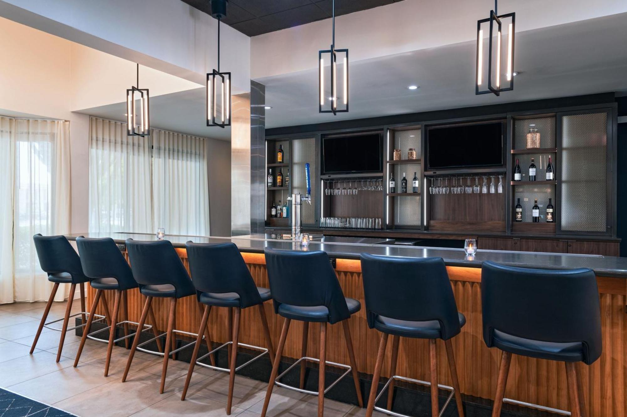 Hotel Courtyard By Marriott San Antonio Airport Extérieur photo