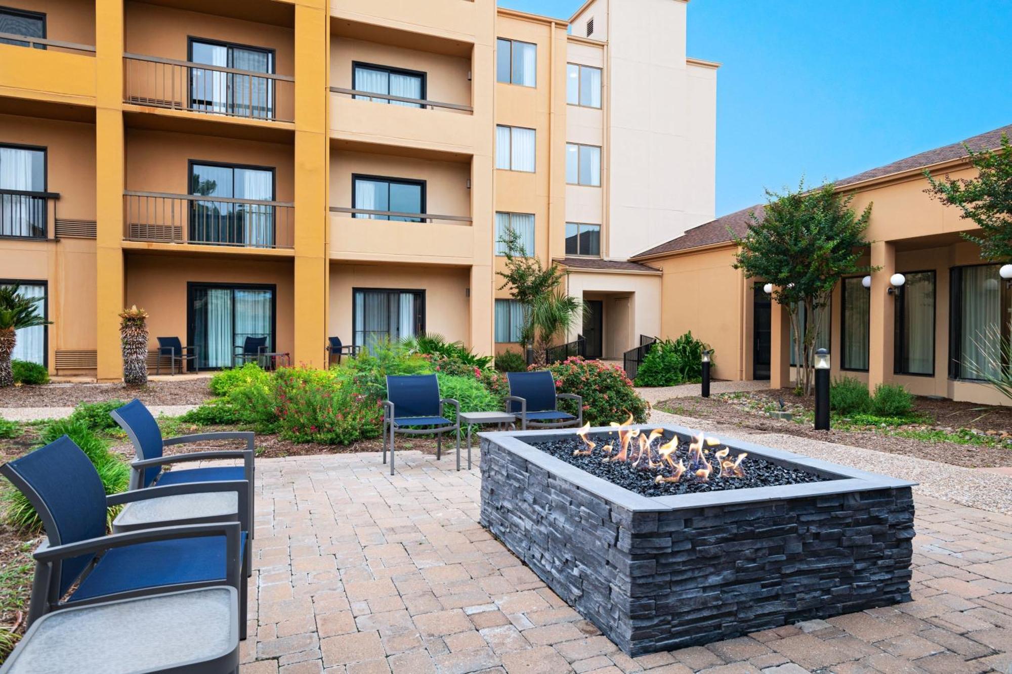 Hotel Courtyard By Marriott San Antonio Airport Extérieur photo