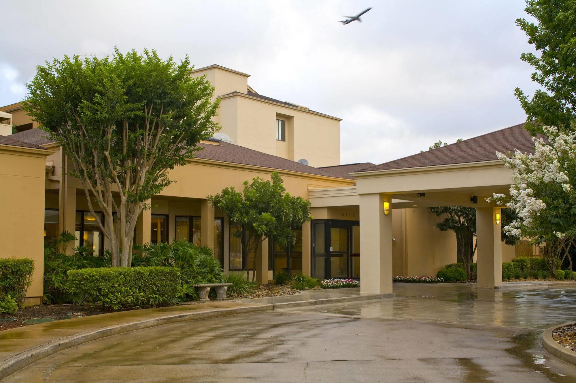 Hotel Courtyard By Marriott San Antonio Airport Extérieur photo