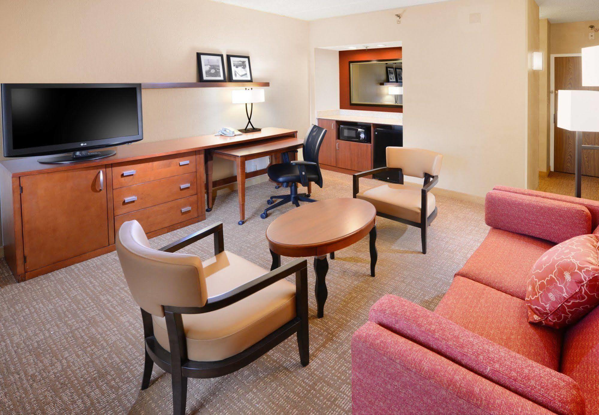 Hotel Courtyard By Marriott San Antonio Airport Extérieur photo
